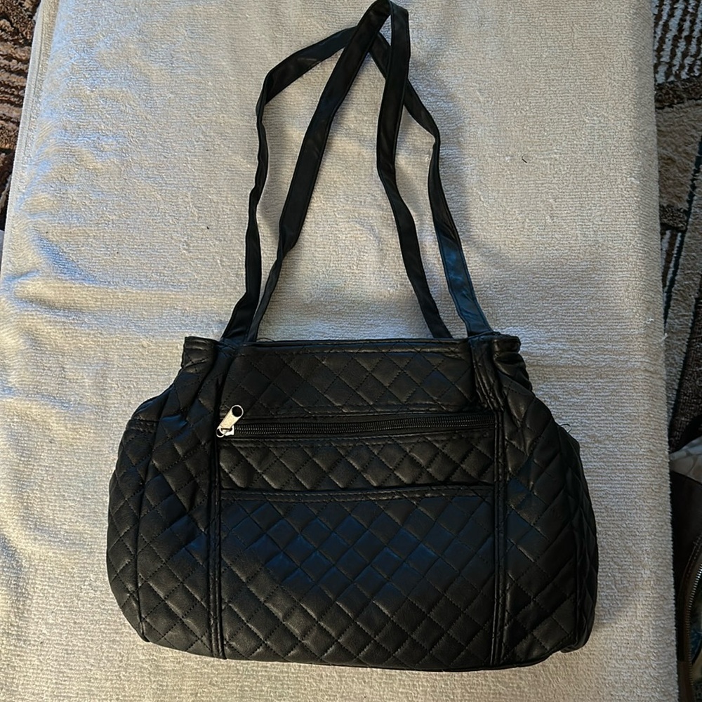 Cute black quilted black purse. Brand new & cute G